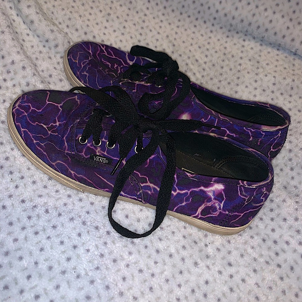 Lightning Vans - Picture 2 of 6